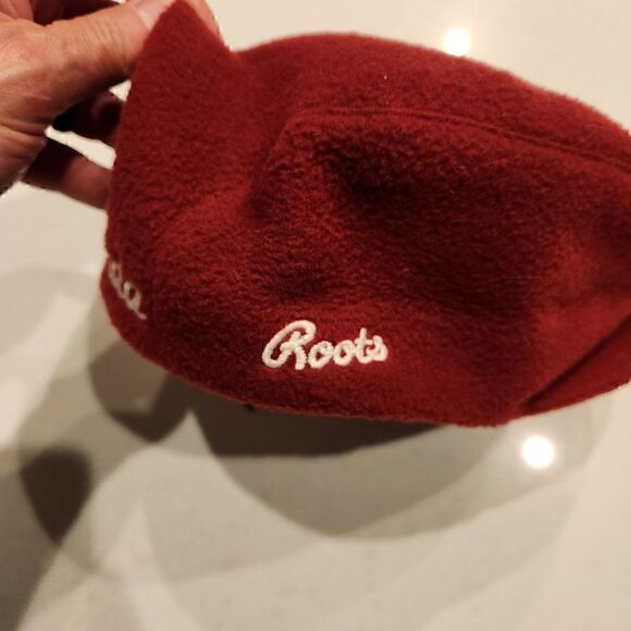 Roots Team Canada 2002 Olympics fleece newsboy hat. Size M - Picture 5 of 6